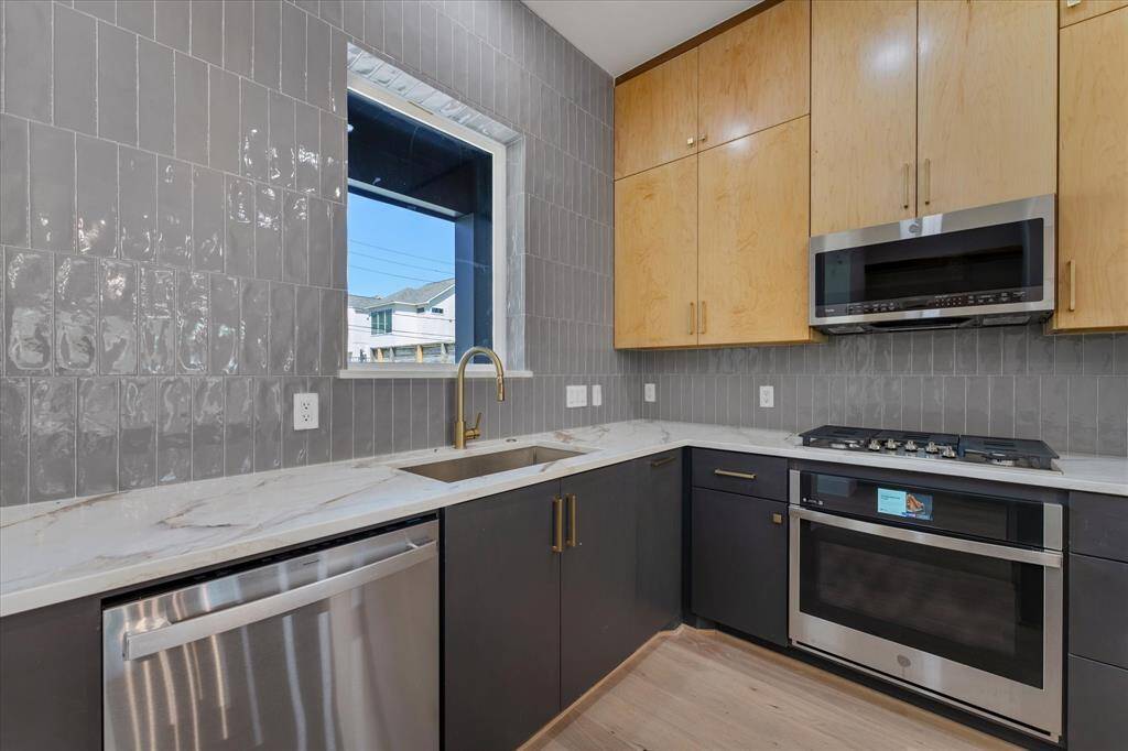 Kitchen: Ge Profile Appliances