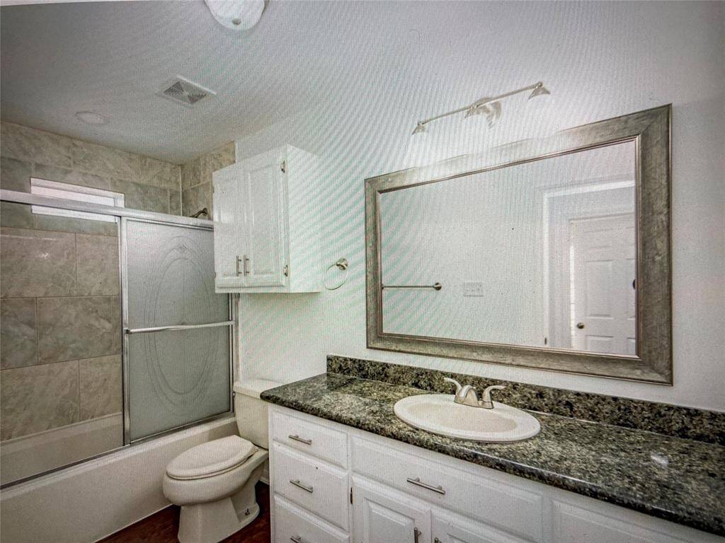 SECONDARY BATHROOM