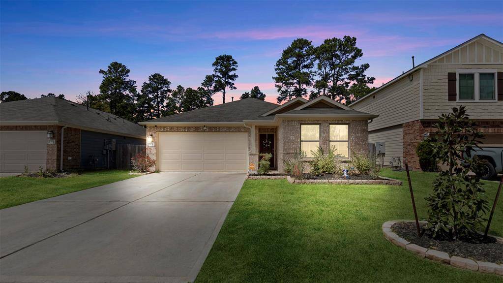 Welcome home to 525 Bonnerville Lane!
