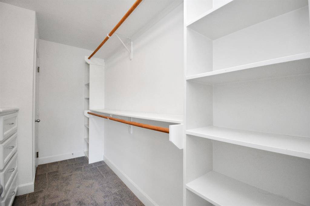Primary closet!