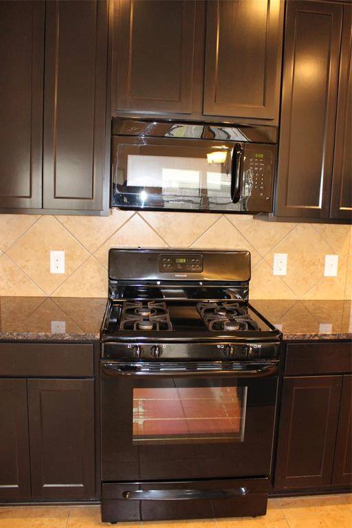 Sleek gas cooktop for precise and efficient cooking.