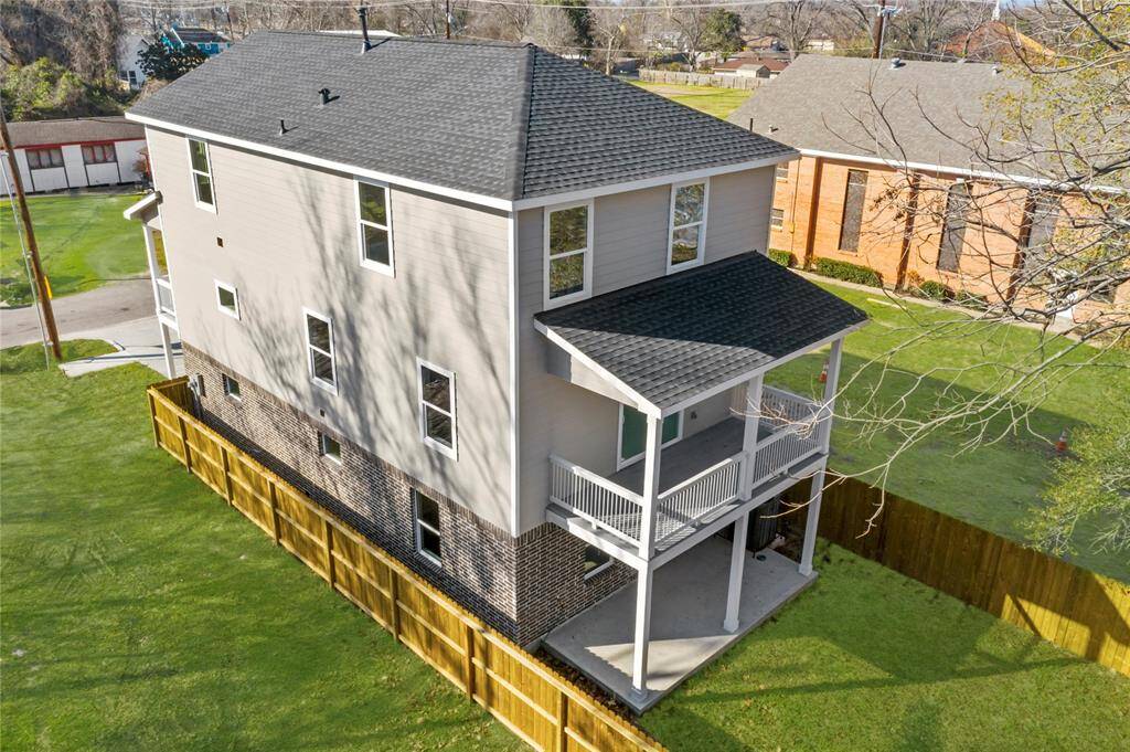 This home nestled in a rapidly growing area with new construction all around. The double driveway and attached garage only add to the charming exterior.