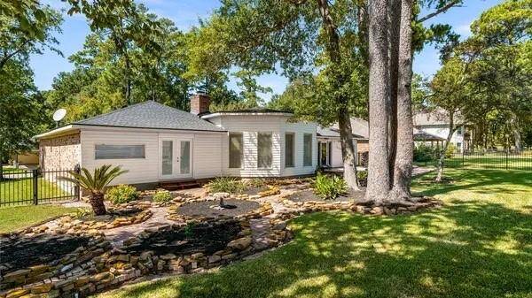 Don't miss your chance at this beautiful golf course home in April Sound!