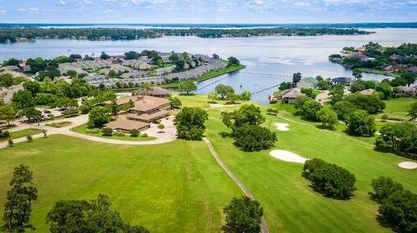 The community of April Sound is not far from area shopping, dining with The Woodlands close by!
