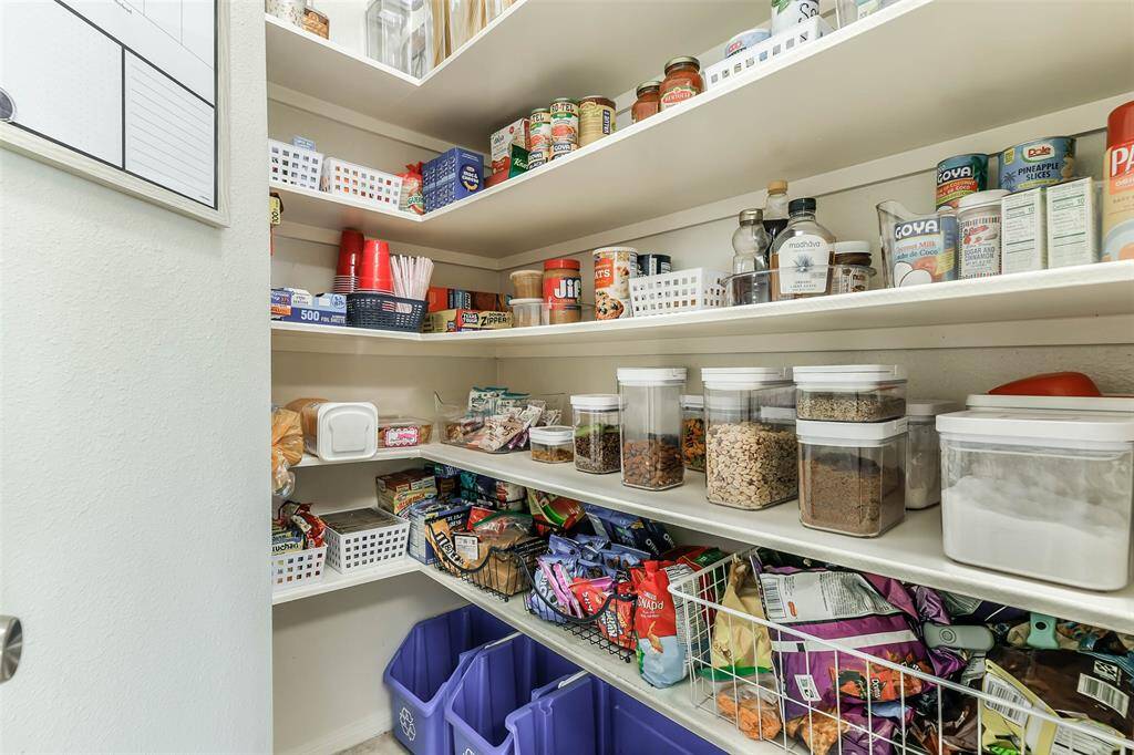 Walk-in Pantry