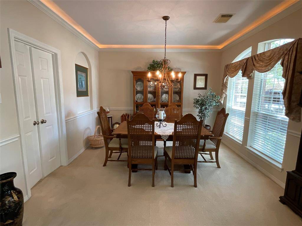 Formal Dining