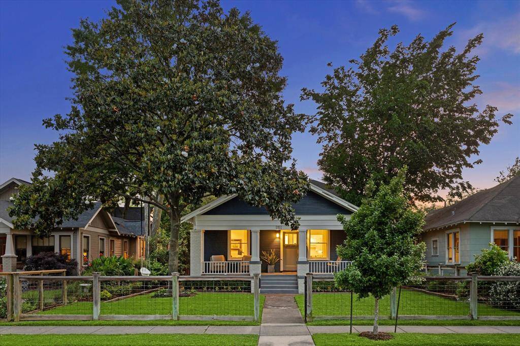 Ideally located in the heart of the Heights, this impressive home offers exceptional design, storage, and indoor-outdoor flow that’s hard to match!