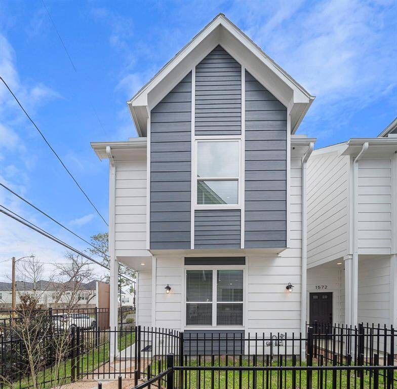 Photos are representative of another completed unit in the same community.