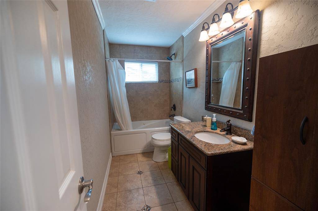 Secondary Full bathroom