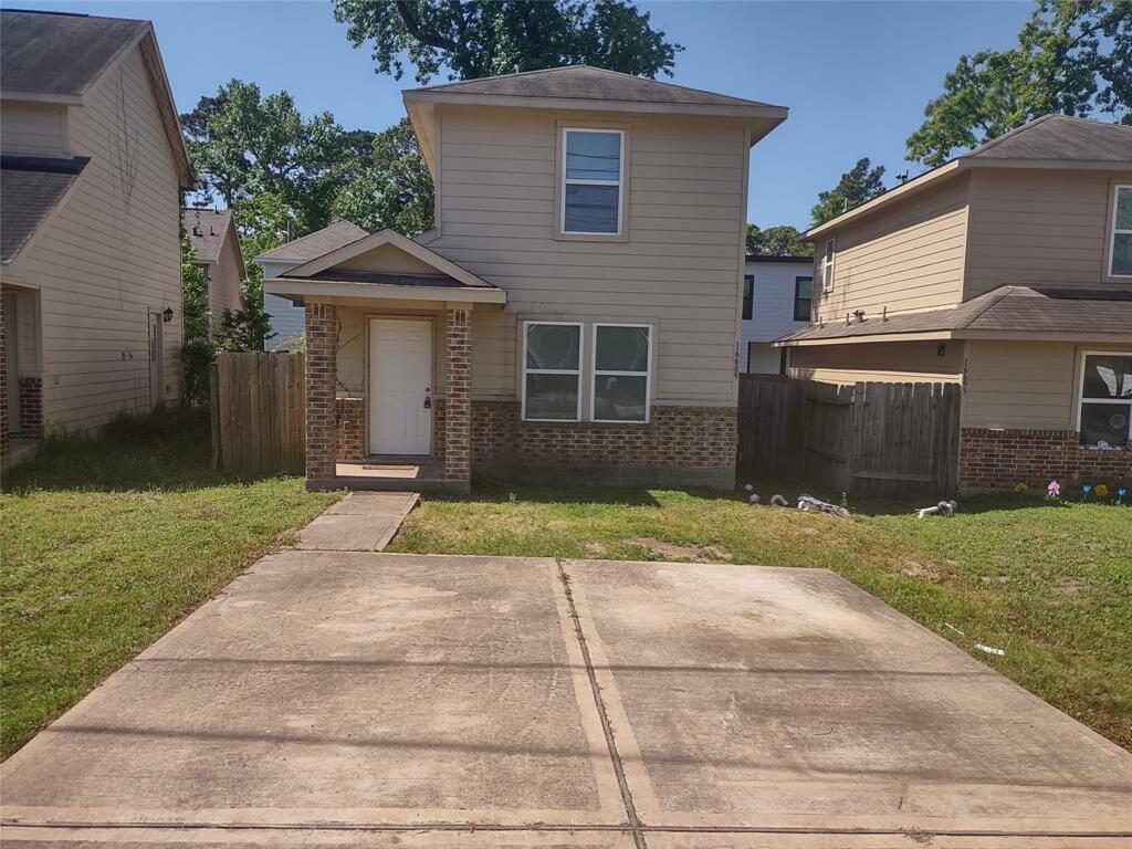 Double Wide Driveway for added convenience