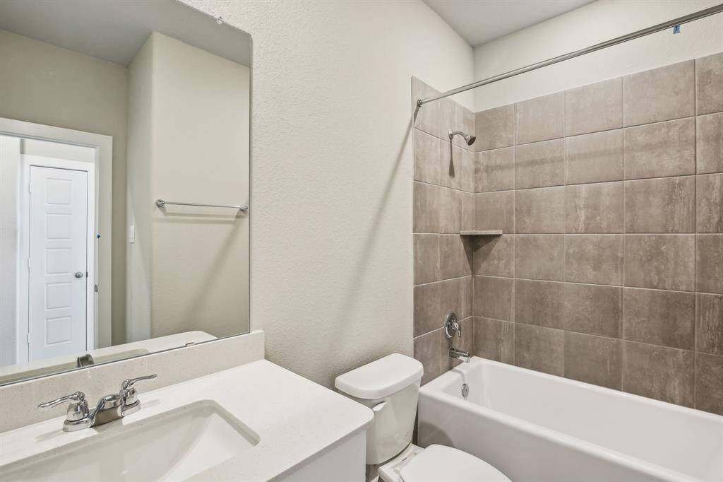 Photo is not of the actual home but is an inspirational photo of builder’s model home and may depict options, furnishings, and/or decorator features that are not included.