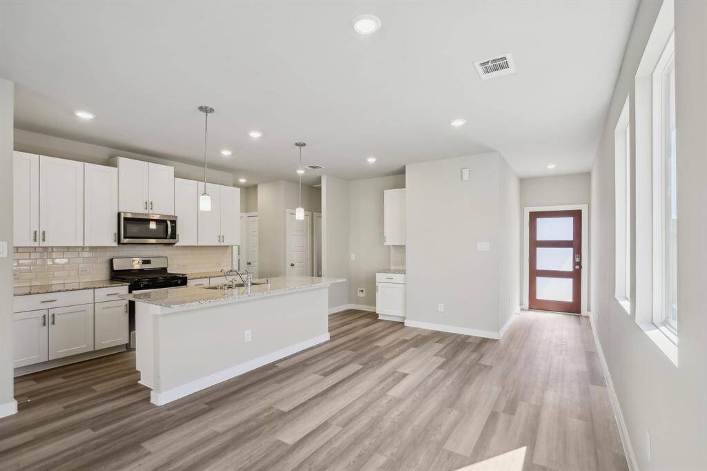 Photo is not of the actual home but is an inspirational photo of builder’s model home and may depict options, furnishings, and/or decorator features that are not included.