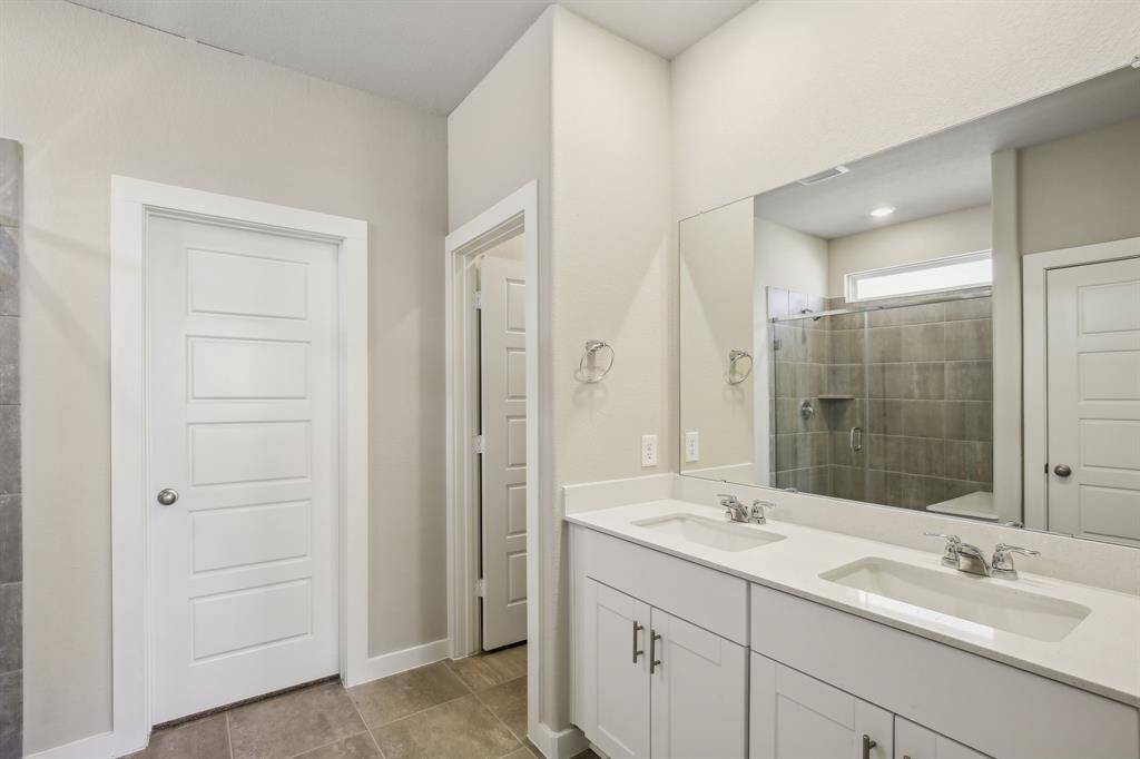 Photo is not of the actual home but is an inspirational photo of builder’s model home and may depict options, furnishings, and/or decorator features that are not included.
