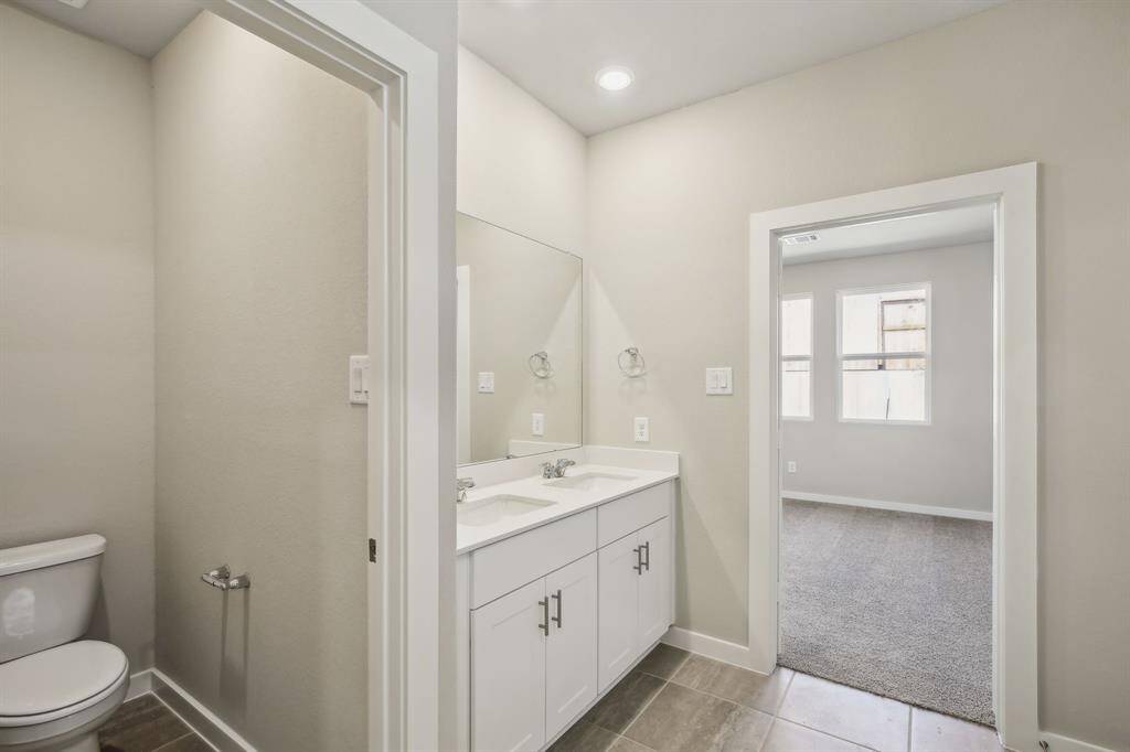 Photo is not of the actual home but is an inspirational photo of builder’s model home and may depict options, furnishings, and/or decorator features that are not included.