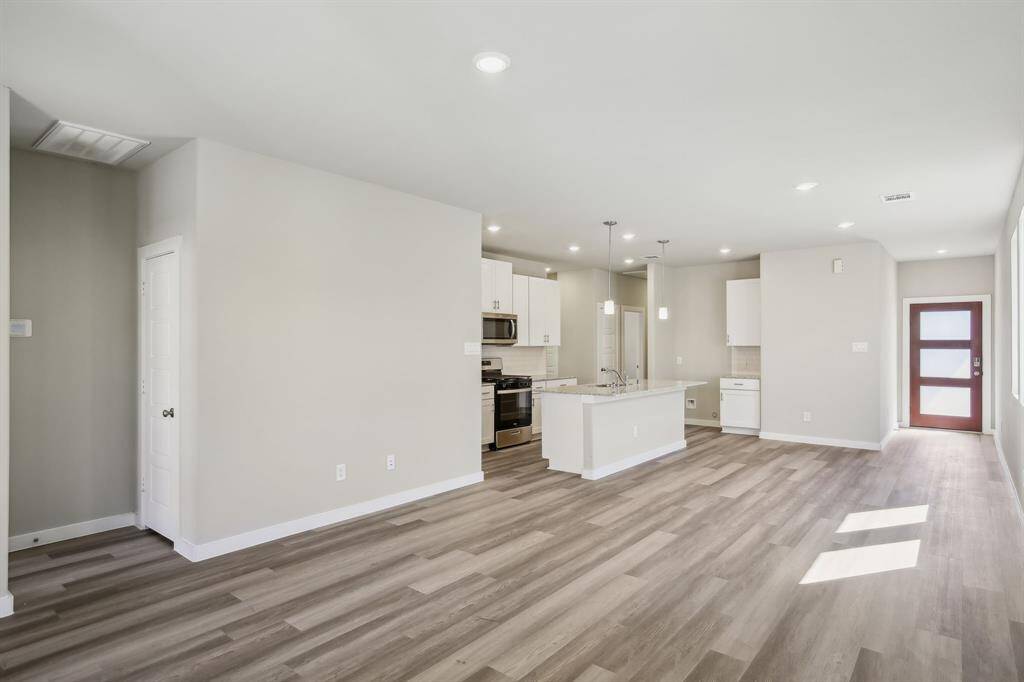 Photo is not of the actual home but is an inspirational photo of builder’s model home and may depict options, furnishings, and/or decorator features that are not included.