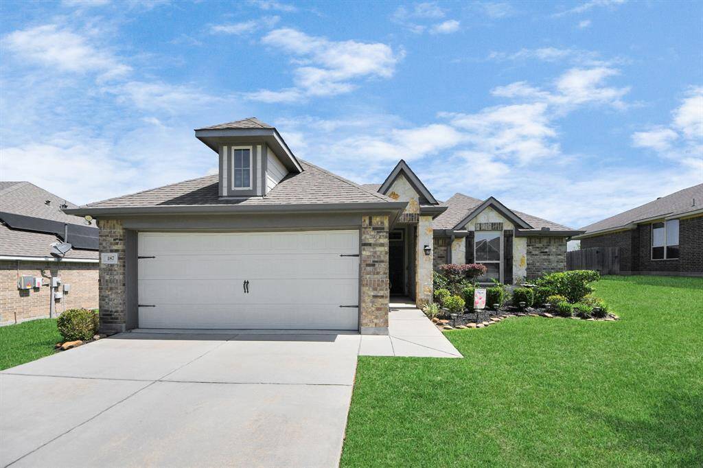 Beautiful home waiting for you to make your own.