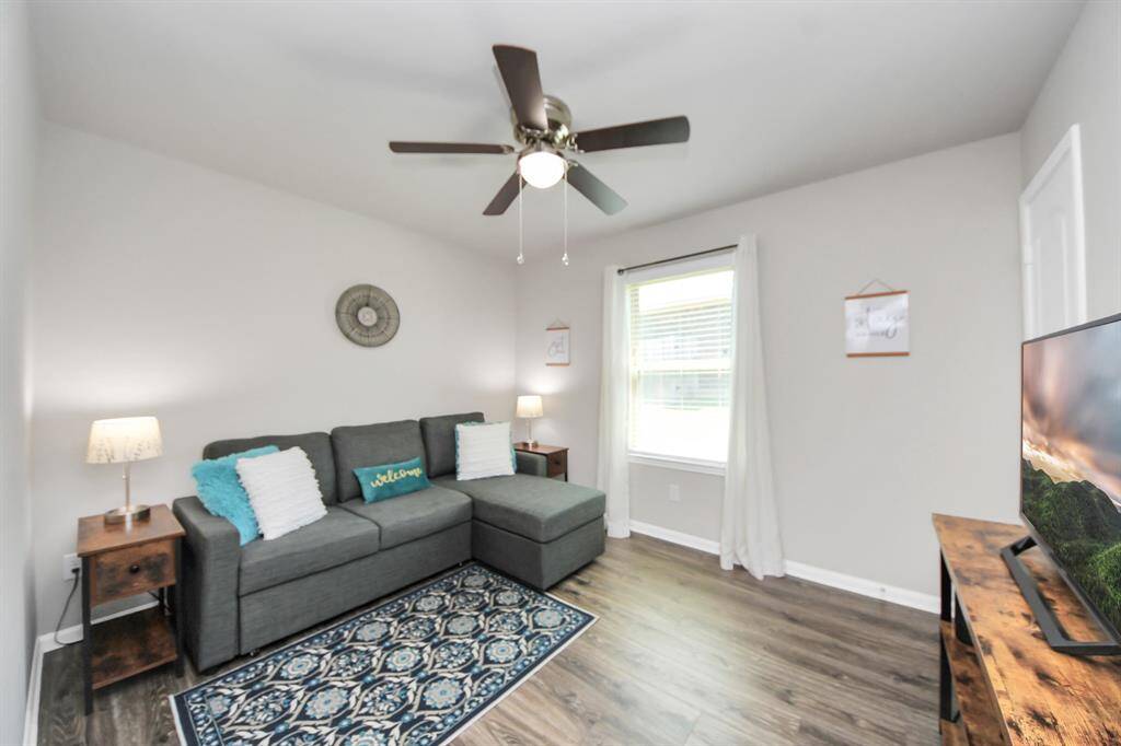 Third bedroom.