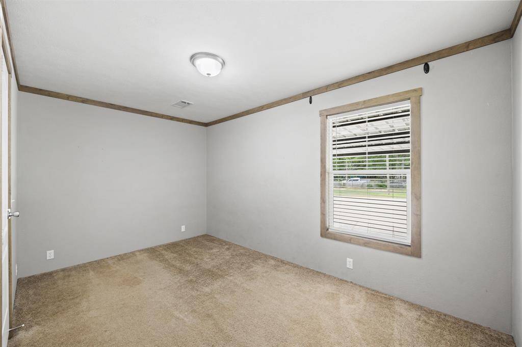 Cozy second bedroom with closet