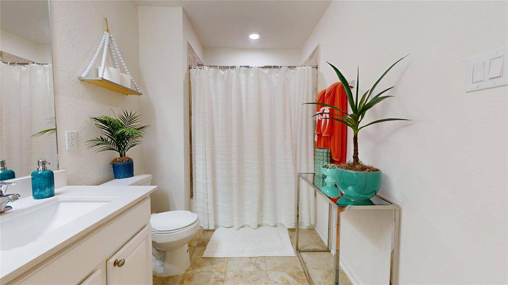 Another view of the guest bathroom.