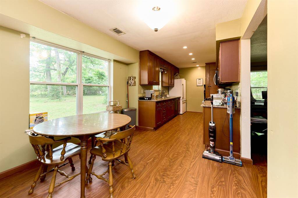 Breakfast area.