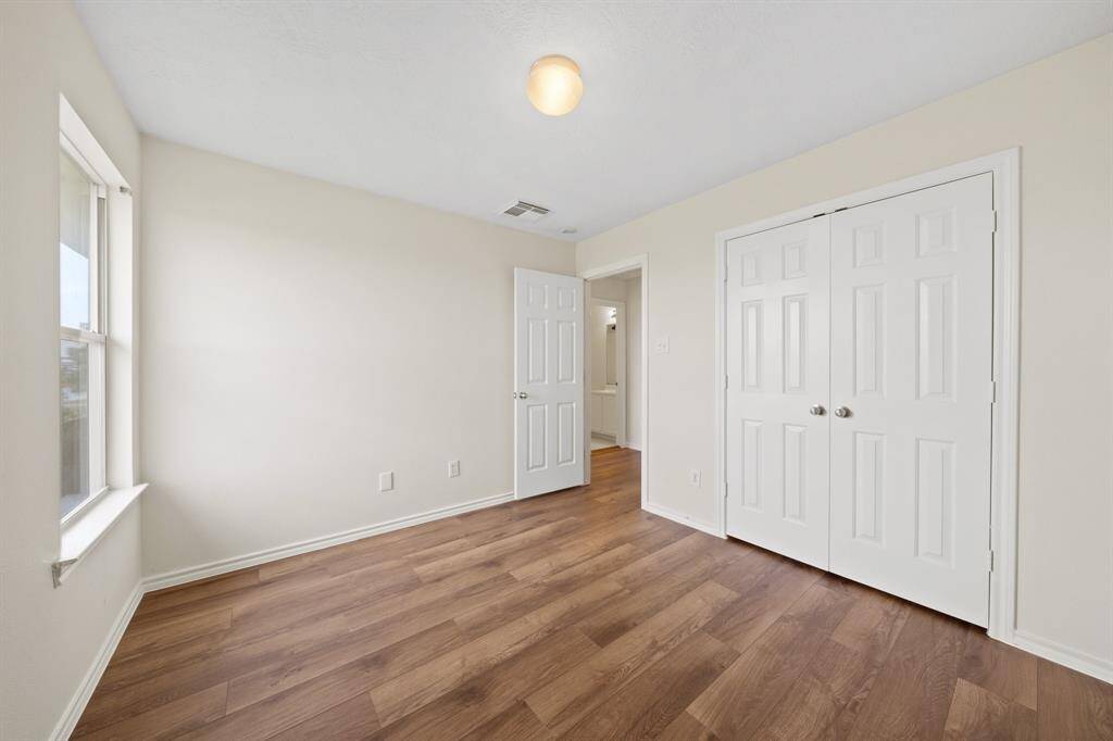 Secondary bedroom