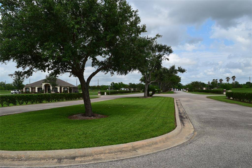 Entrance of Suncreek