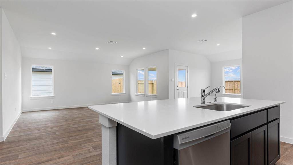 spacious kitchen island