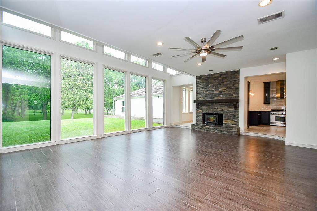 Living area is open to both the kitchen and the breakfast areas