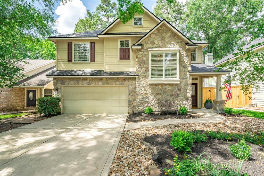 Double wide driveway, plenty of space to maneuver.