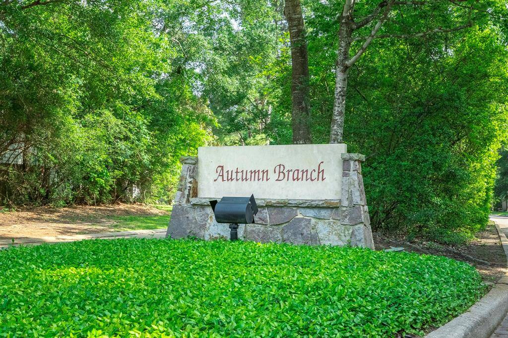 Come and experience this gem of a neighborhood, Autumn Branch. It is close to desired schools, HEB and Kroger and loads of natural beauty all around.