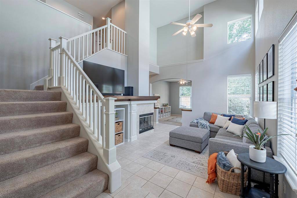 Inviting living room...