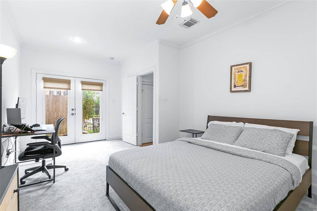 1st floor guest bedroom