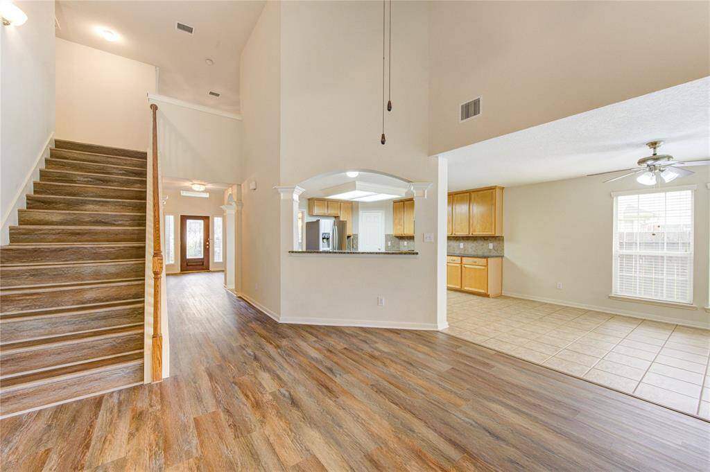 Living, kitchen and breakfast area open up