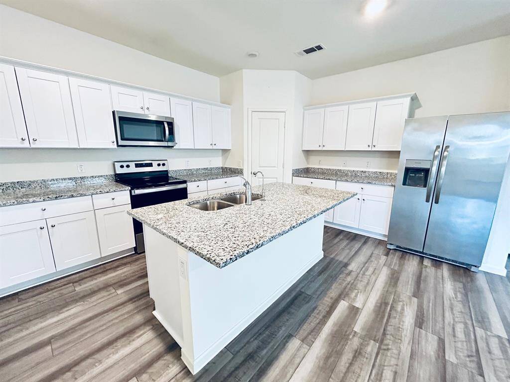 Modern Kitchen.