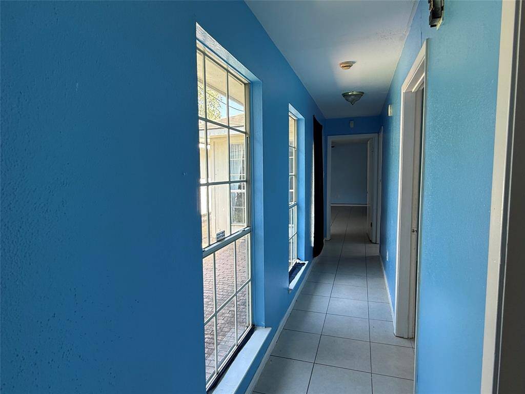 Hallway to all bedrooms