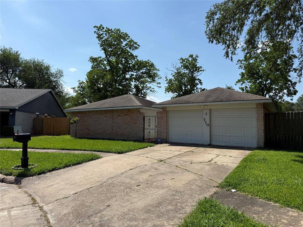 710 Fawnwood Drive, Missouri City