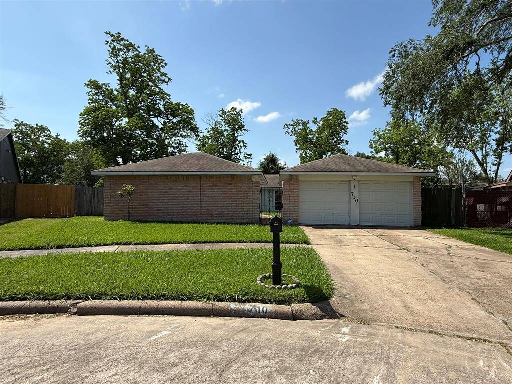 710 Fawnwood Drive, Missouri City