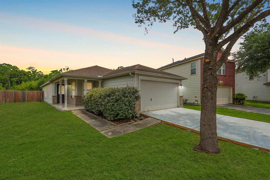 Welcome to 7339 Liberty Tree Lane! This home boasts 3 bedrooms, and 2 bathrooms.