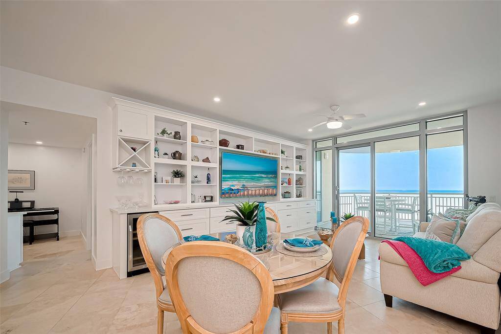 LARGE DEN AREA WITH BEAUTIFUL BEACH VIEWS AND 10 FOOT CEILINGS THROUGHOUT!