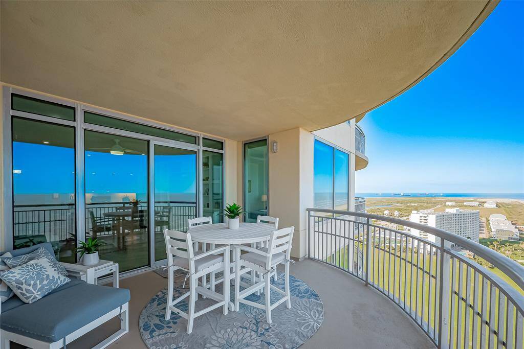LOVELY PATIO WITH HIGH END PATIO POLYWOOD FURNITURE.