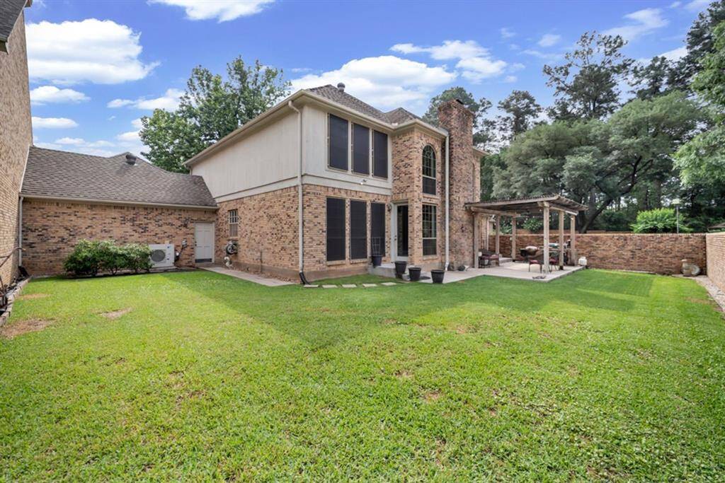 A large yard for your outdoor activities.
