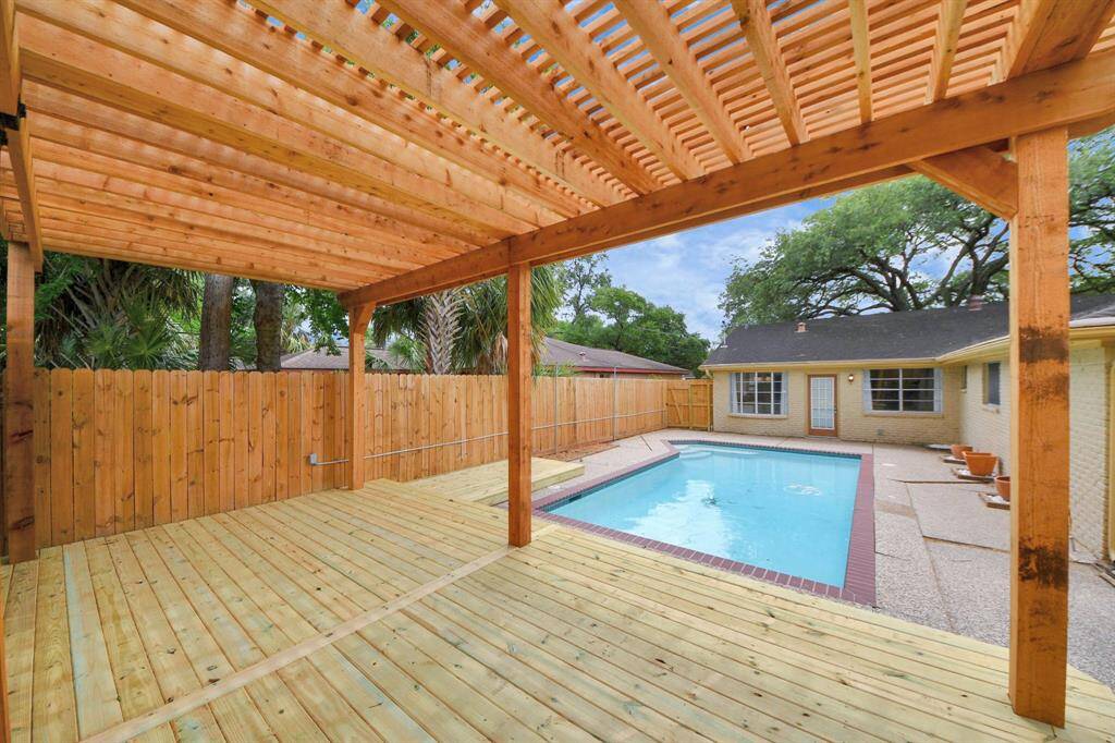 No HOA! Ideal for investment or vacation rental.