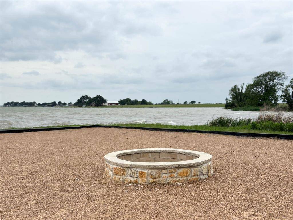 Lakefront Firepit