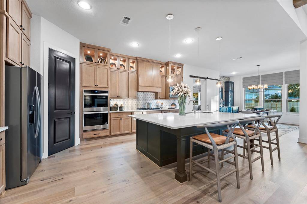 Double Ovens and Additional Seating at the Island