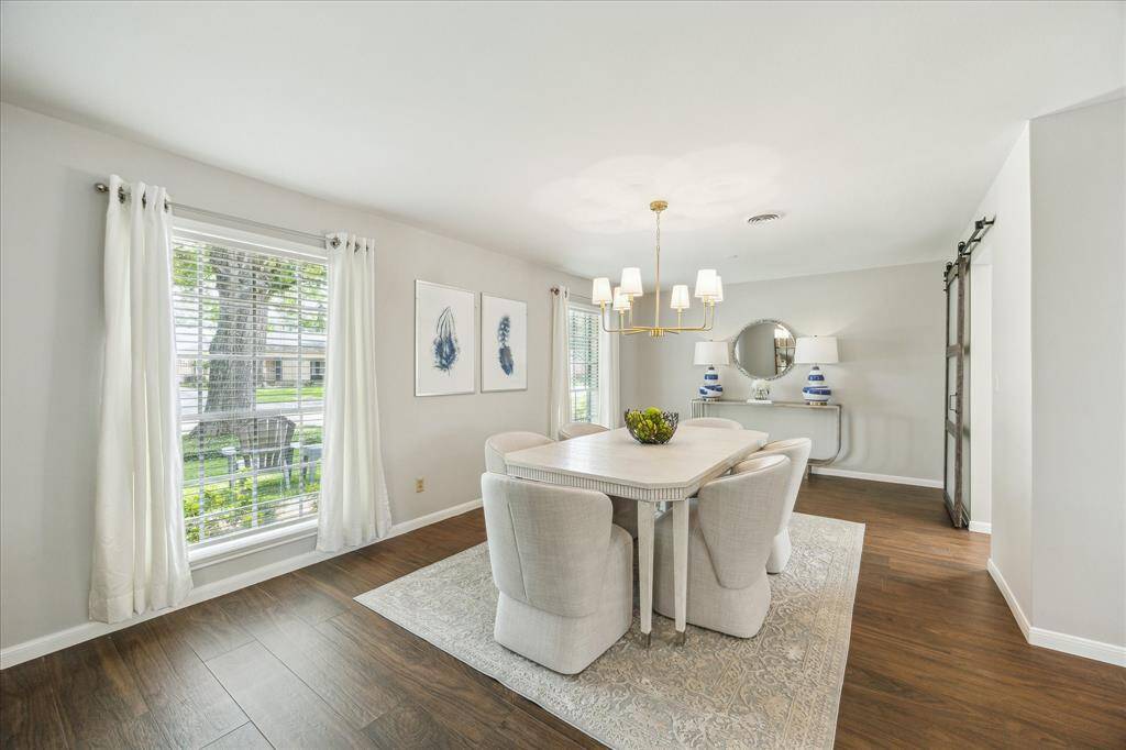 Enormous dining room for all your entertaining needs.