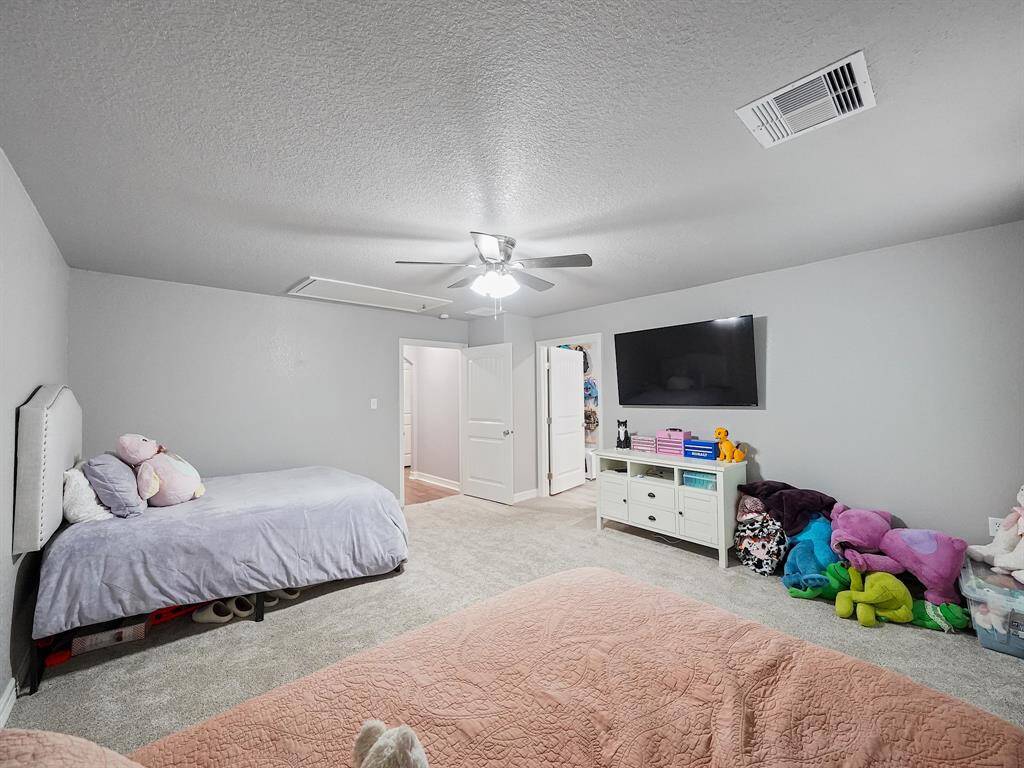 ANOTHER ANGLE OF THE 2nd PRIMARY BEDROOM.