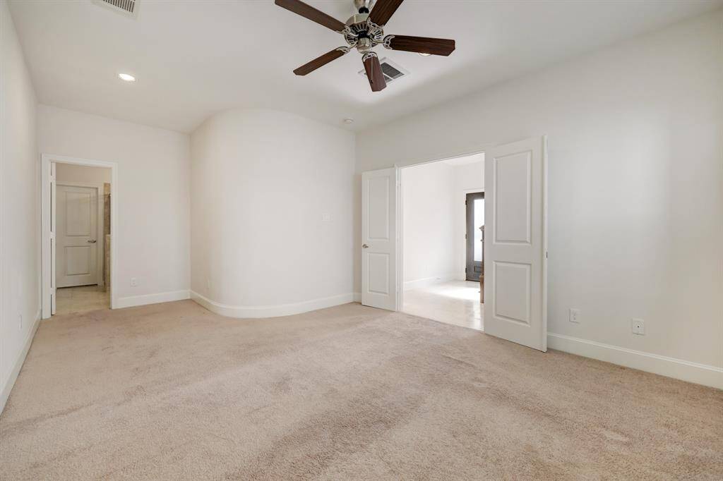 Secondary bedroom on first floor en-suite with its own bathroom.