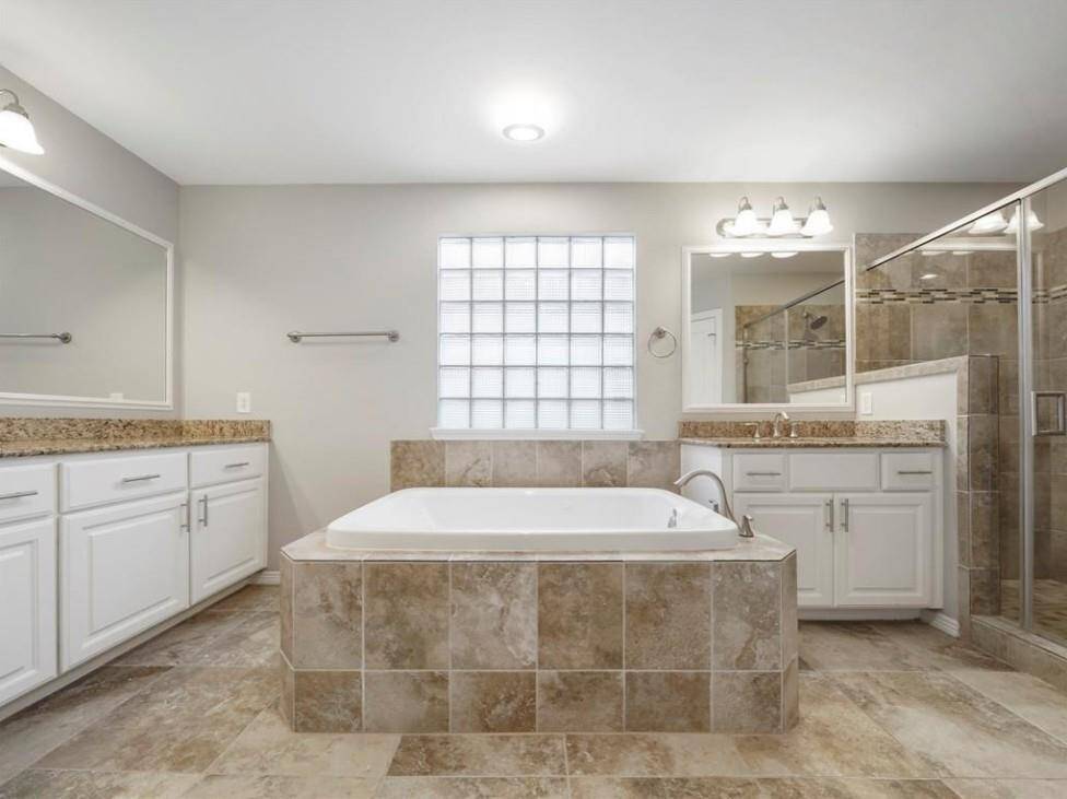 View of primary bathroom :2.