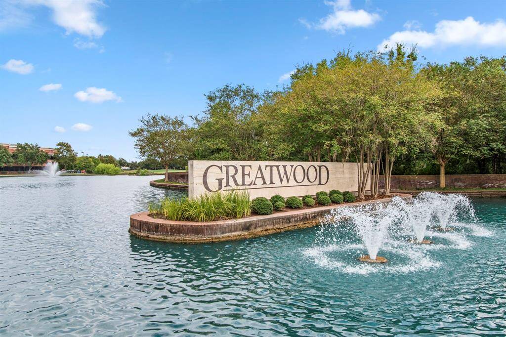 Greatwood is a beautiful, neighborly community convenient to freeways, restaurants, and shopping.