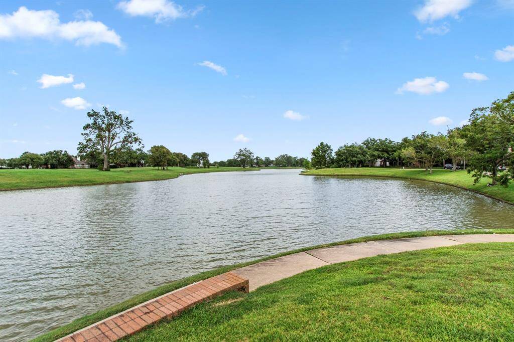 Enjoy walking or fishing among the peaceful lakes throughout Greatwood.